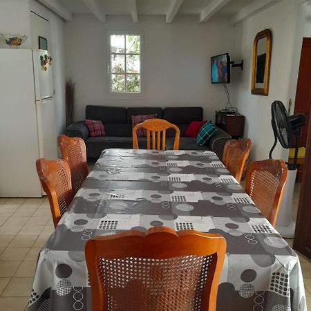Maison Creole Chaleureuse Avec Stationnement Le Gosier  Extérieur photo