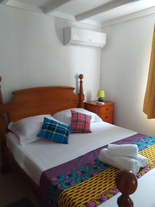 Maison Creole Chaleureuse Avec Stationnement Le Gosier  Extérieur photo