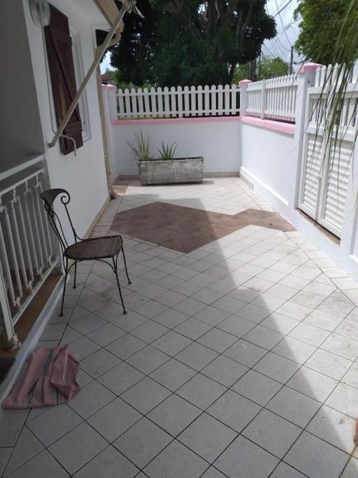 Maison Creole Chaleureuse Avec Stationnement Le Gosier  Extérieur photo