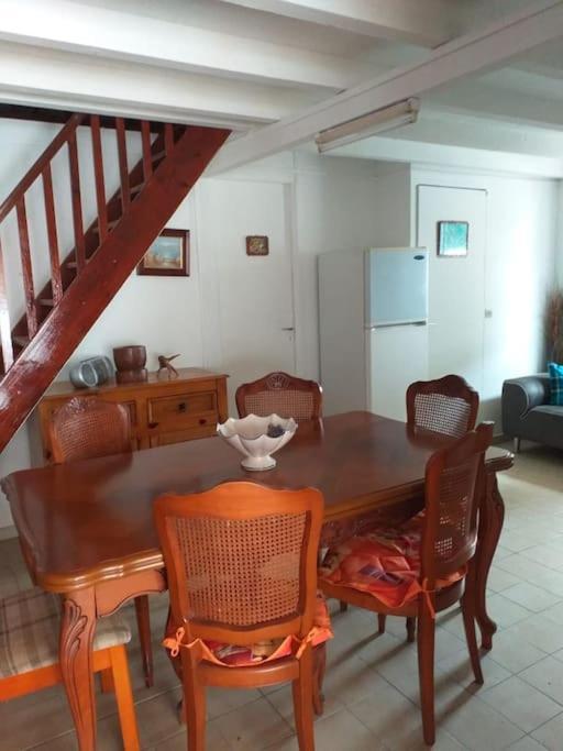 Maison Creole Chaleureuse Avec Stationnement Le Gosier  Extérieur photo