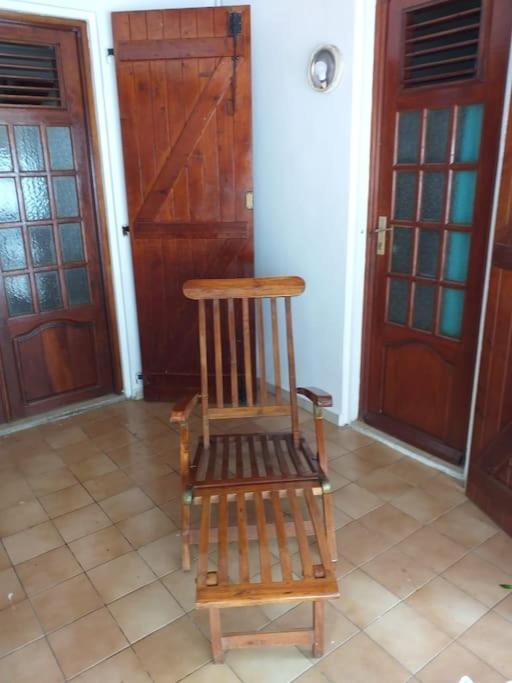 Maison Creole Chaleureuse Avec Stationnement Le Gosier  Extérieur photo