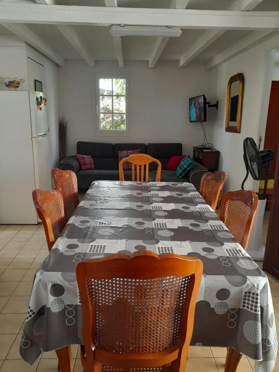 Maison Creole Chaleureuse Avec Stationnement Le Gosier  Extérieur photo